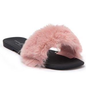 Chinese Laundry Sandal